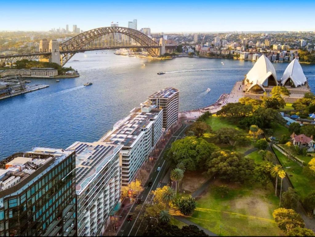 Luxurious Apartment only 250m walk to Opera House
