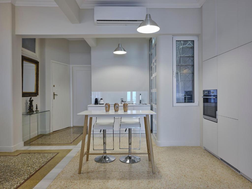 Quiet, central 2bd Apt, Kolonaki - Tap to explore photos