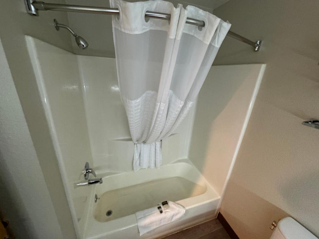 Extended Stay America Premier Suites - Portland - North - Tap to explore photos