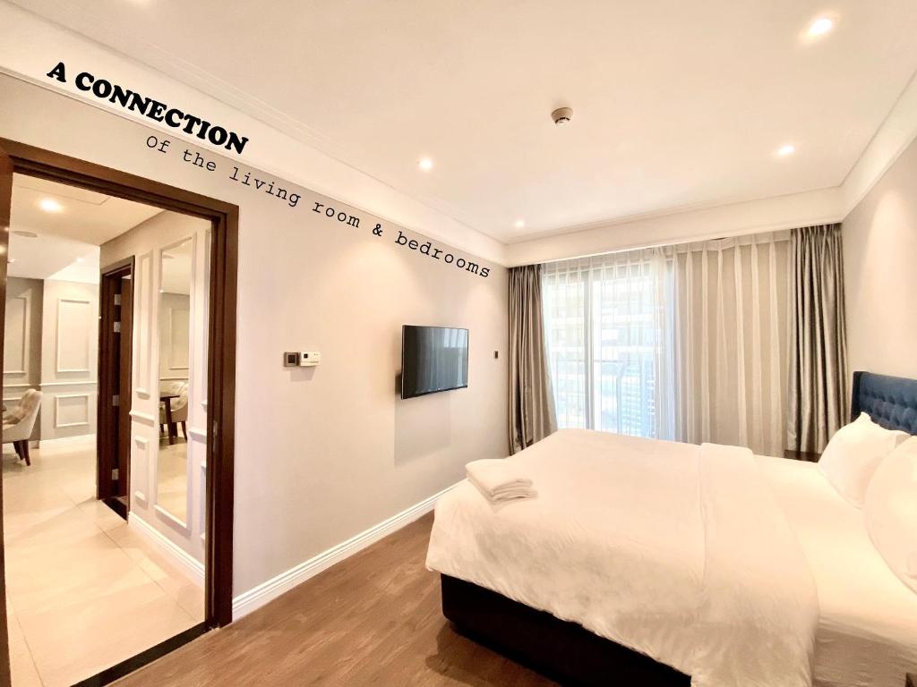 Luxurious apartment facing My Khe beach with 2 large beds FP