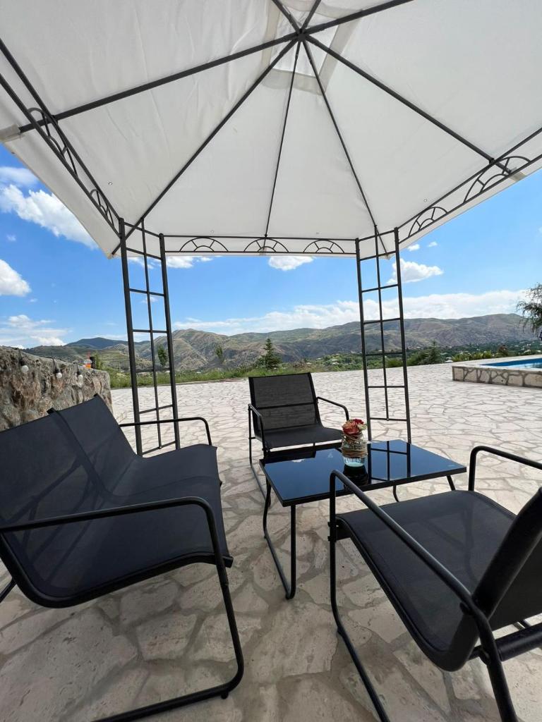 Garni Hills photo 1