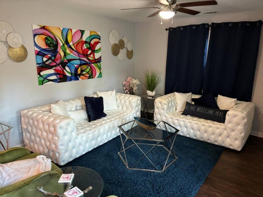 3 bed 3 bath home Dtown Gainesville image