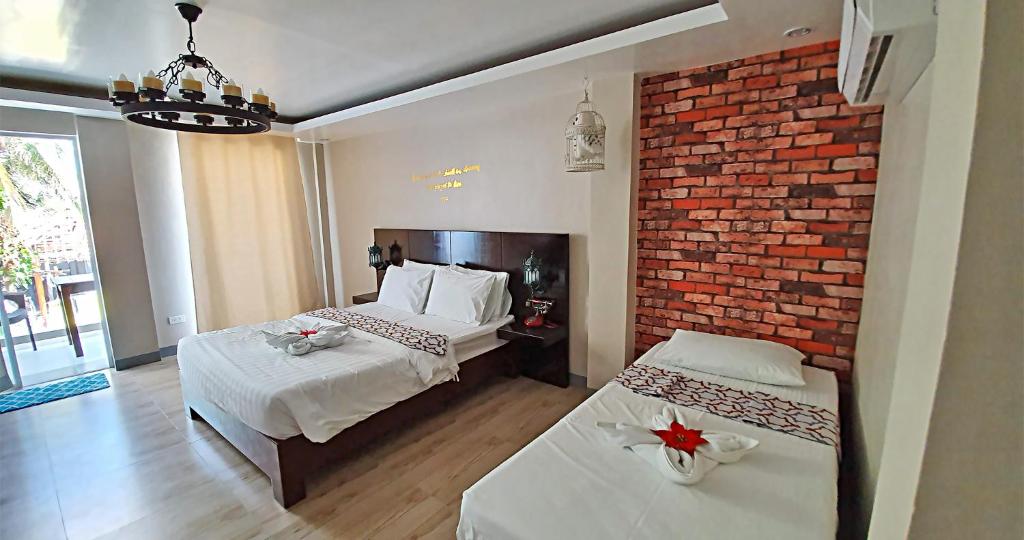 Casa Almarenzo Bed & Breakfast - Tap to explore photos