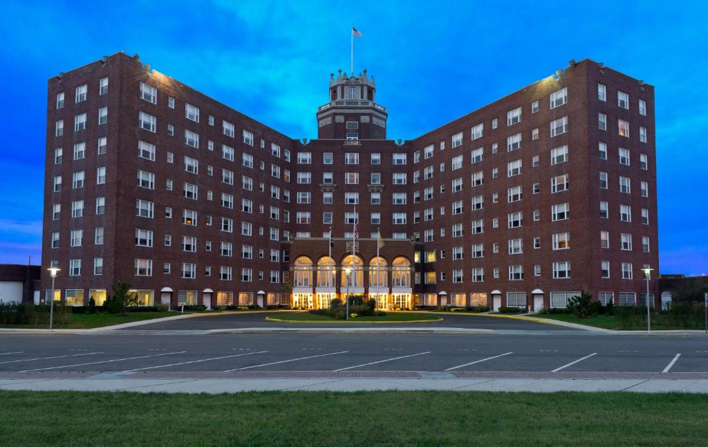 Berkeley Oceanfront Hotel image