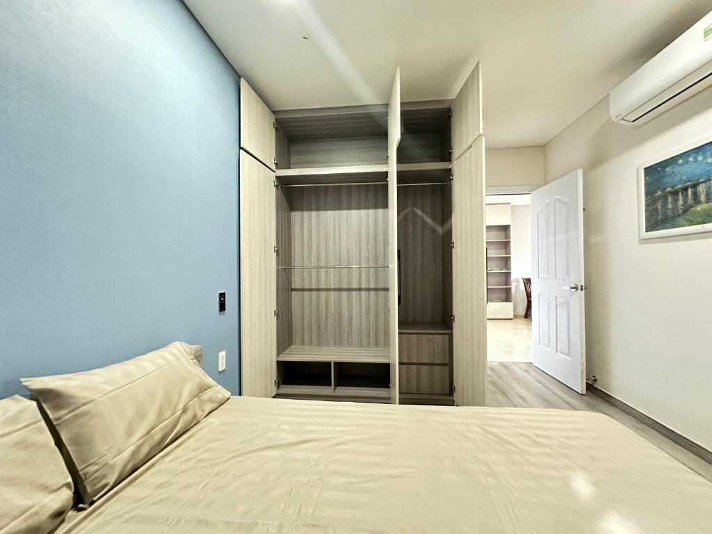 Luxury Apartment inside Monarchy