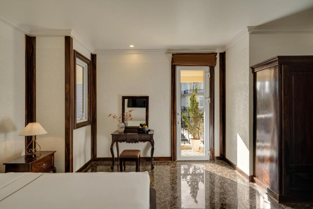 The Manor Villas Da Lat - Tap to explore photos