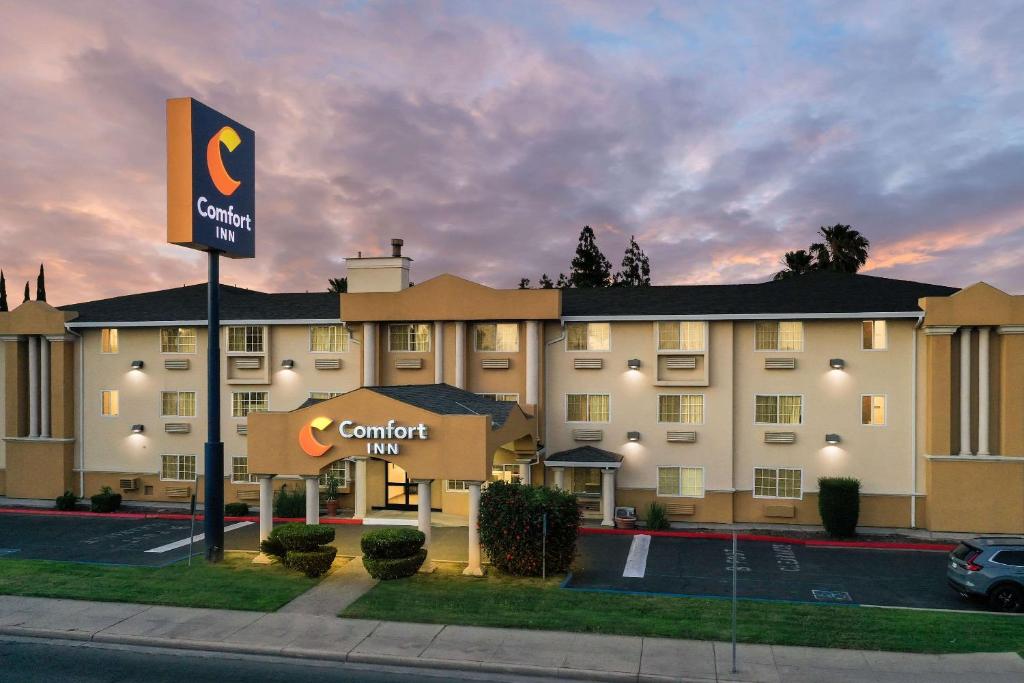 Comfort Inn Modesto image
