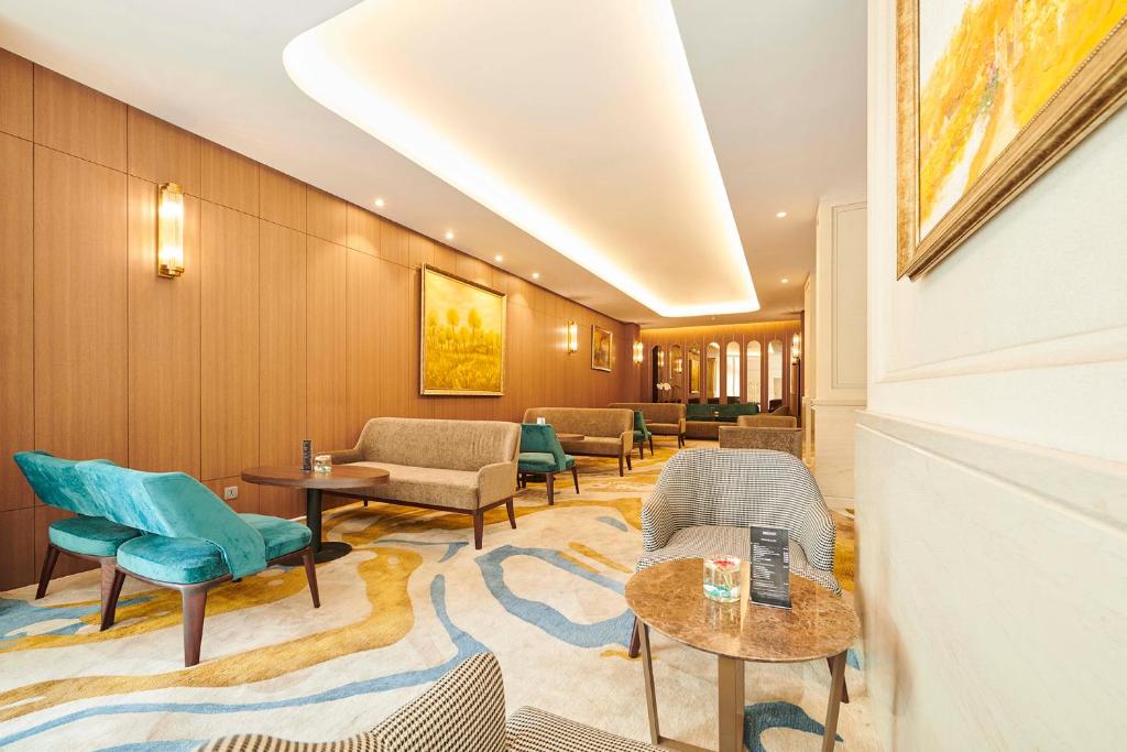 Khách sạn Eastin Grand Saigon