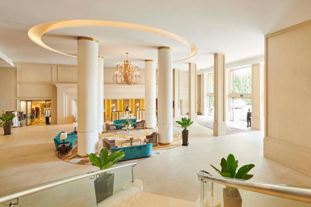 Khách sạn Eastin Grand Saigon