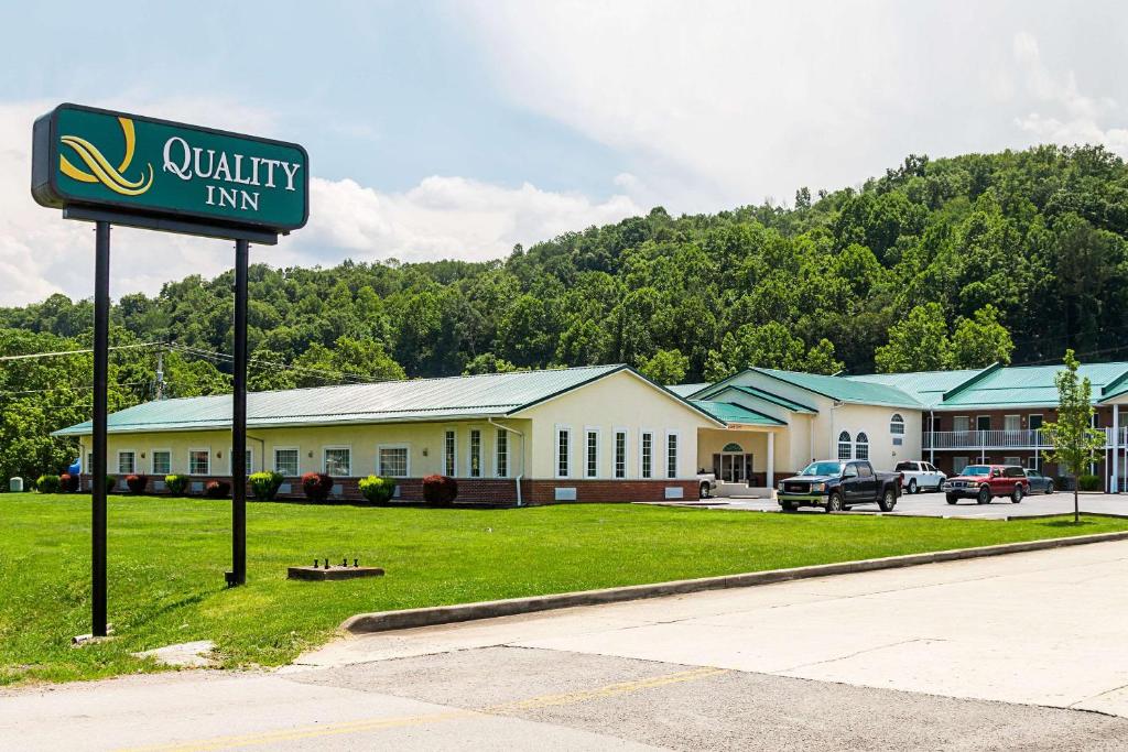Quality Inn Weston image