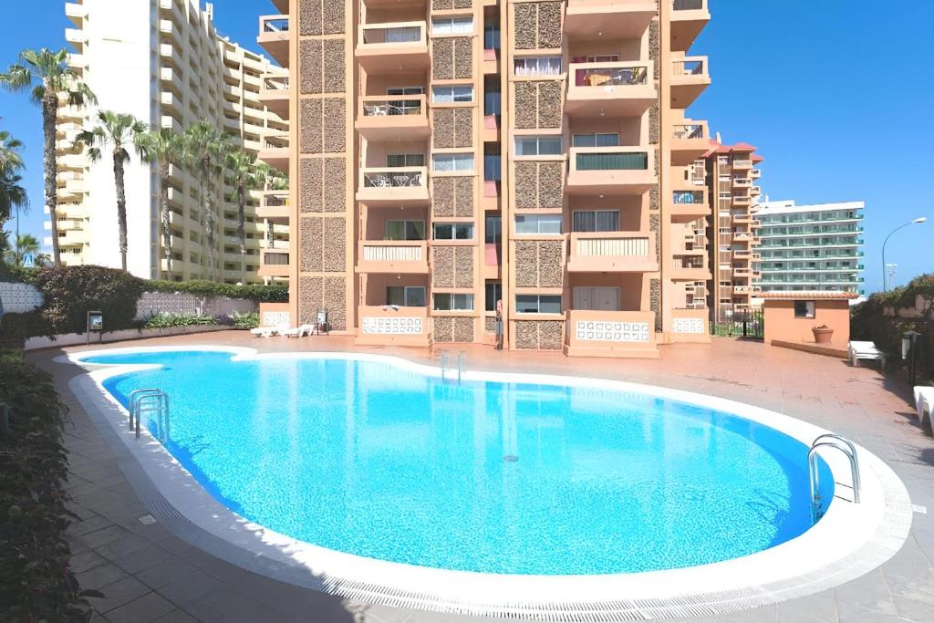 Elegancia y Confort en Playa Jardin
