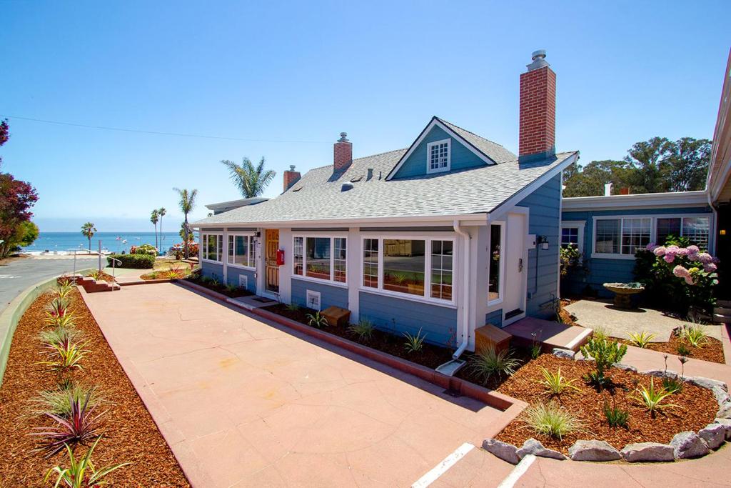 Edgewater Beach Inn image