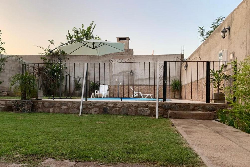 HERMOSA Casa familiar con piscina photo 3