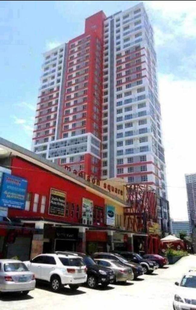 Sunshine 100 Plaza - Bright and cozy 1 bedroom with washer, Metro Manila