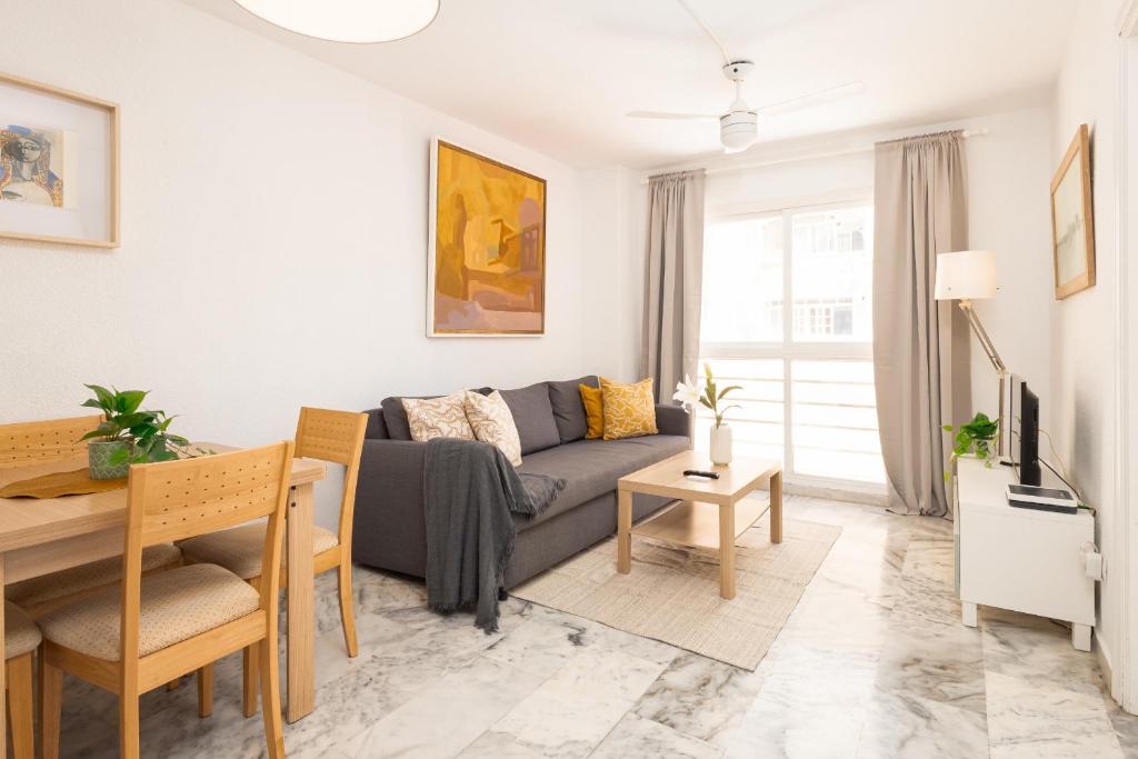 C18 Lovely apartment in Malagueta Beach - Tap to explore photos
