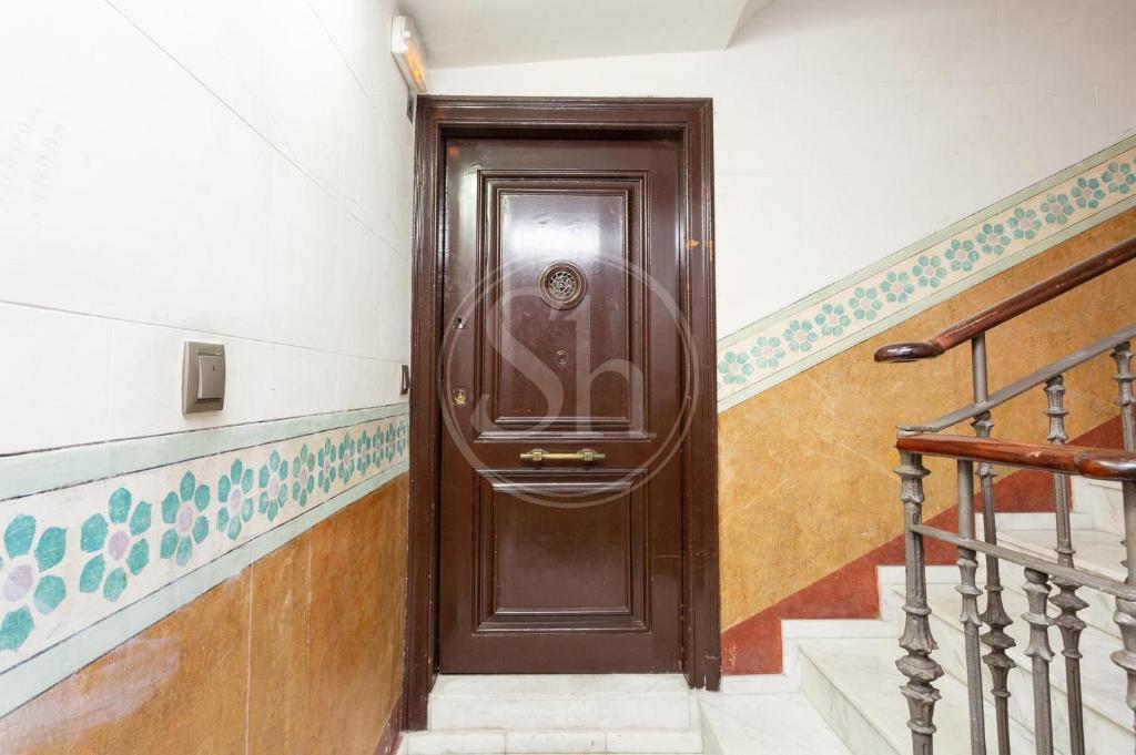 Central Eixample Apartment - Barcelona Villarroel - Tap to explore photos
