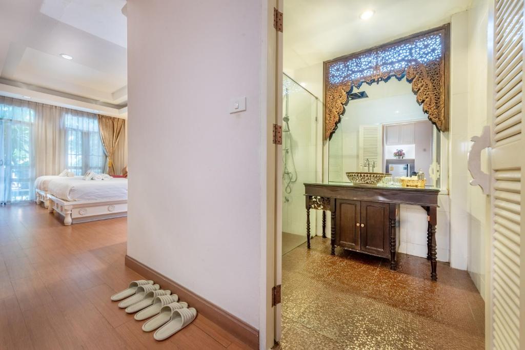 SHIN Hotel Chiangmai Gate - Tap to explore photos
