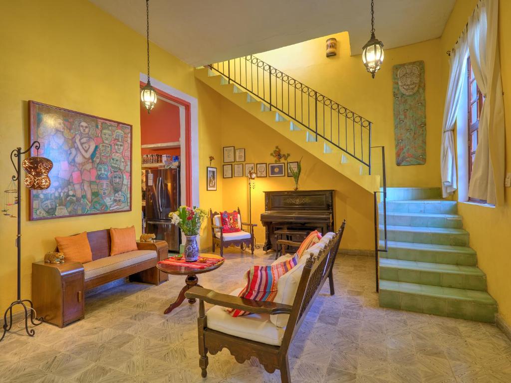 Casa Del Maya Bed & Breakfast - Tap to explore photos