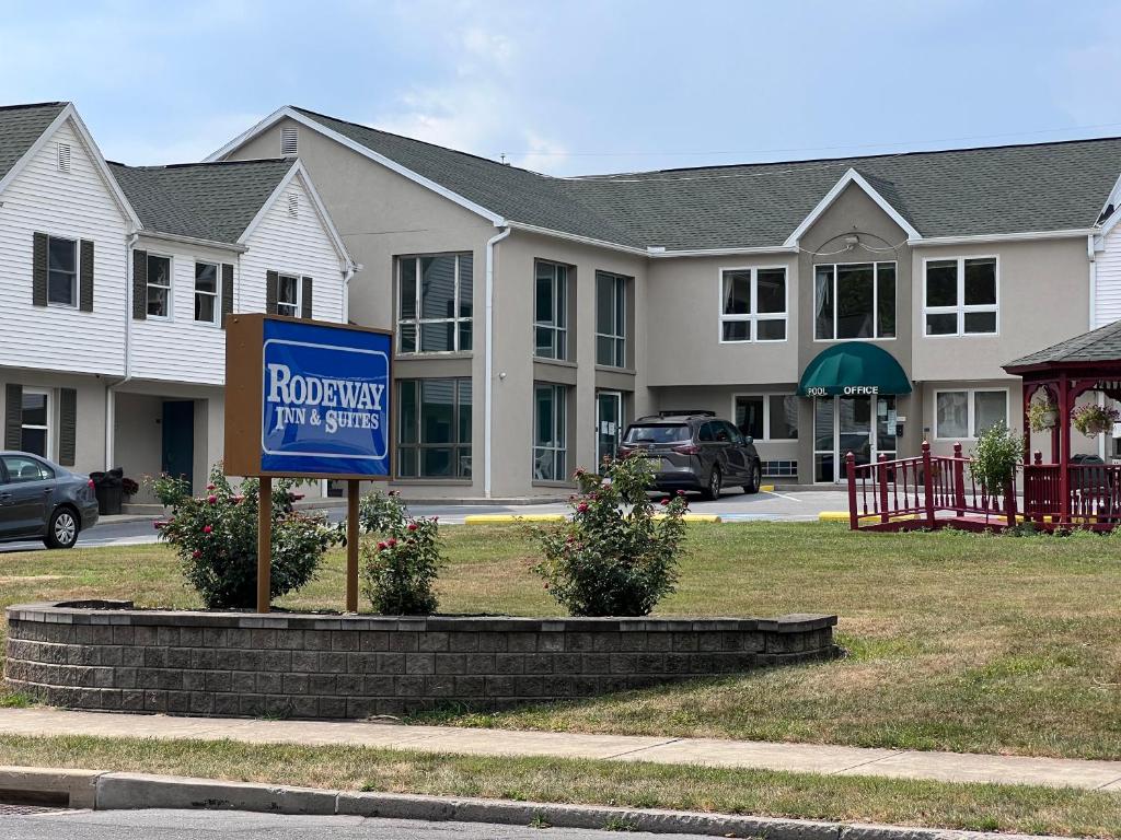 Rodeway Inn & Suites image
