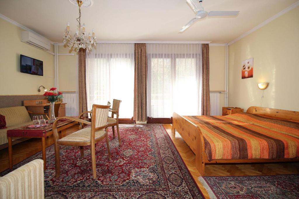 Двухместный (Улучшенный двухместный номер с 1 кроватью), Budavar Bed and Breakfast