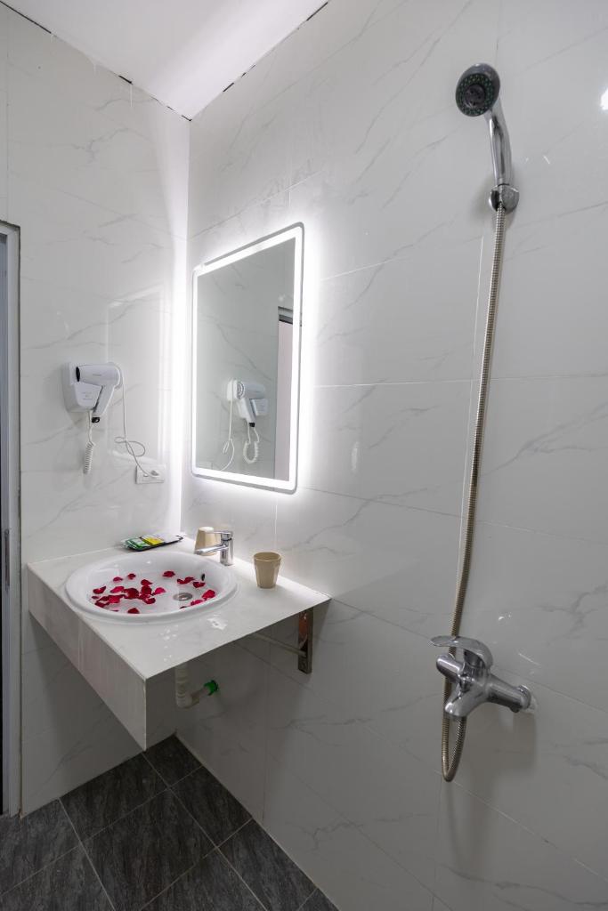 HOÀNG GIA Hotel ĐÔNG ANH