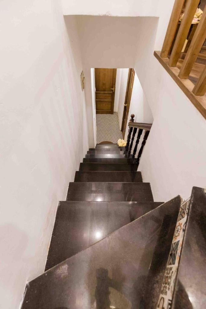 Wine Room# 1BRS#1 min to Hoan Kiem Lake#Balcony#Operahomestay# Netflix