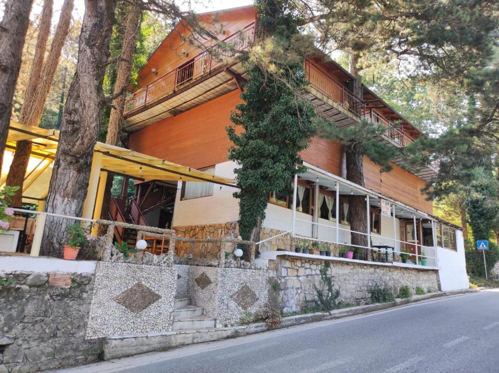 Hotel Toni Llogora photo 1