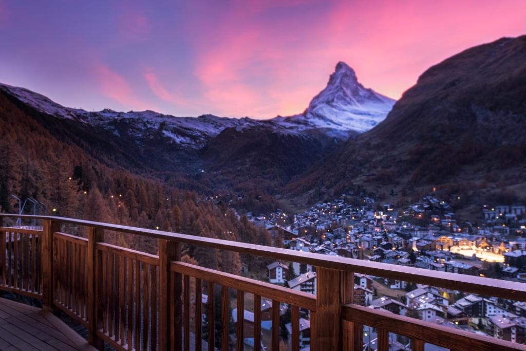 Chalet Luna, propably best view of Matterhorn, ski in,out photo 2