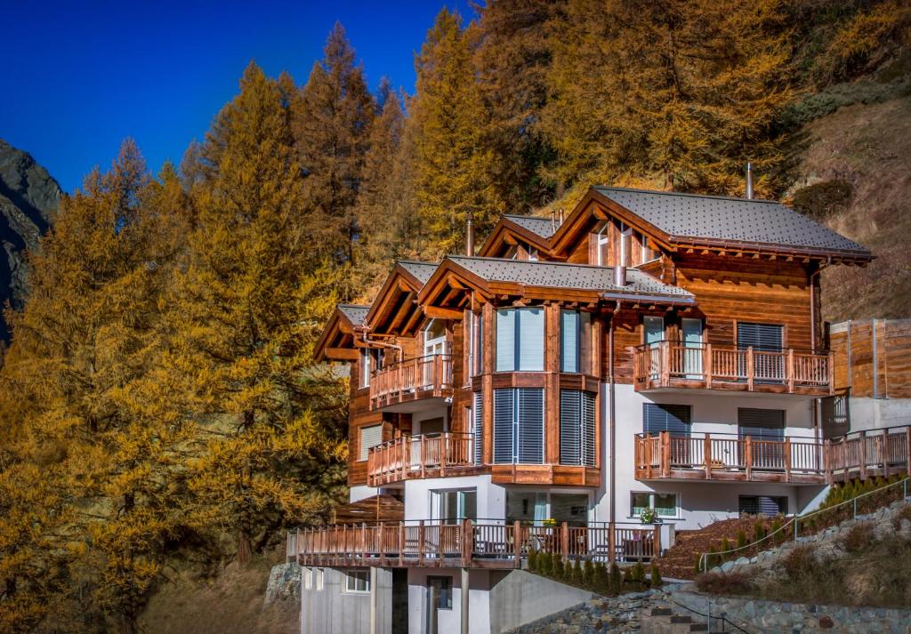 Chalet Luna, propably best view of Matterhorn, ski in,out photo 4