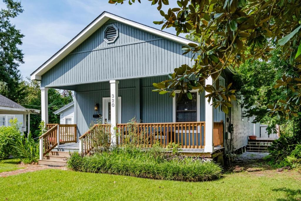 Charming 3BR Historic Home on Mardi Gras Route image