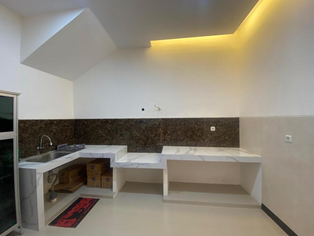 Kanggo Riko Family Homestay Mitra Reddoorz photo 4