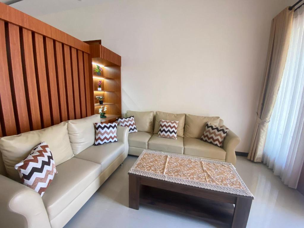 Kanggo Riko Family Homestay Mitra Reddoorz photo 2
