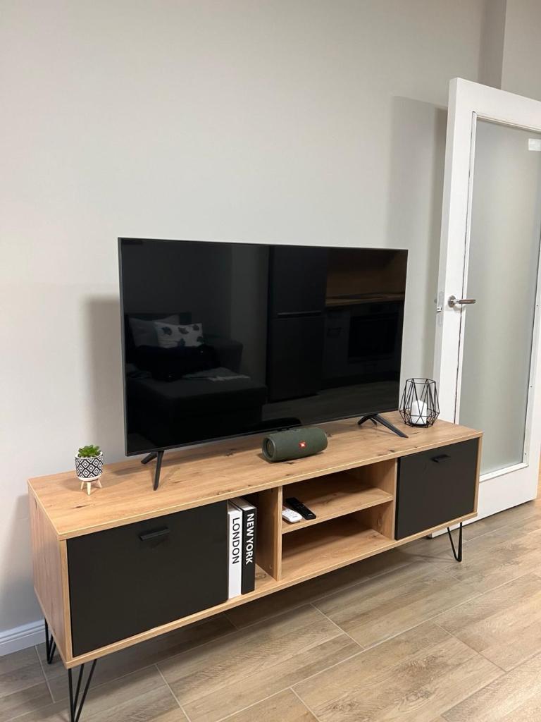 Paradise Park Apartment Central Sofia Gem - Tap to explore photos