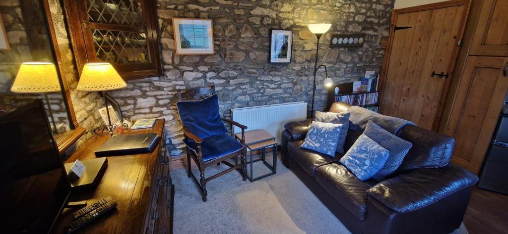 Henberry first floor cosy apartment - Tap to explore photos