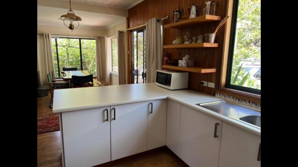 Peaceful Huskisson Cottage - Pet Friendly photo 3