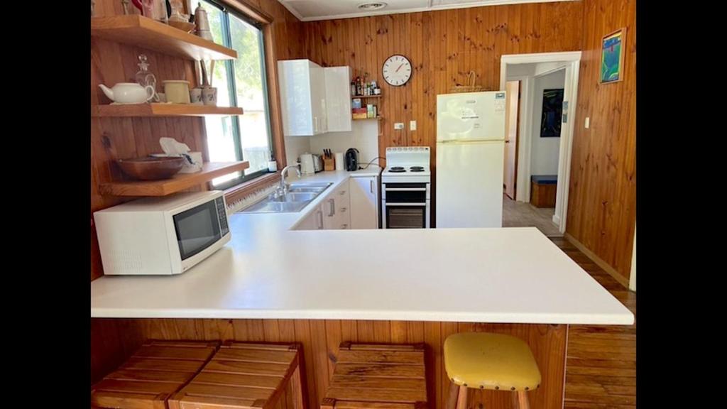 Peaceful Huskisson Cottage - Pet Friendly photo 2