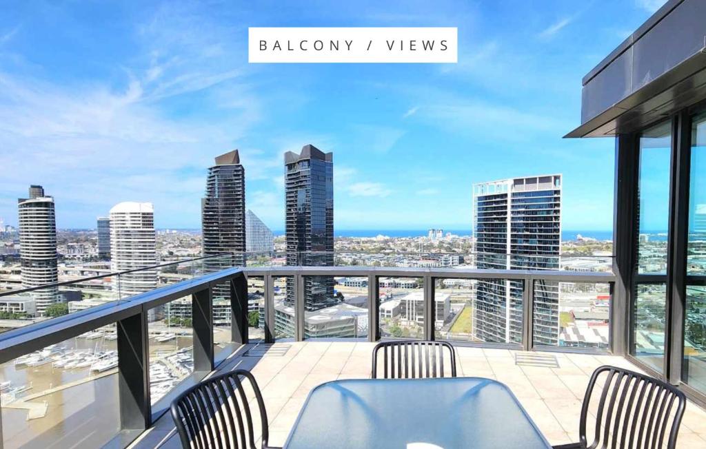 Melbourne Lifestyle Apartments – Best Views on Collins photo 4