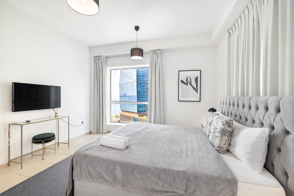 Seafront Newly Renovated 2BR in JBR