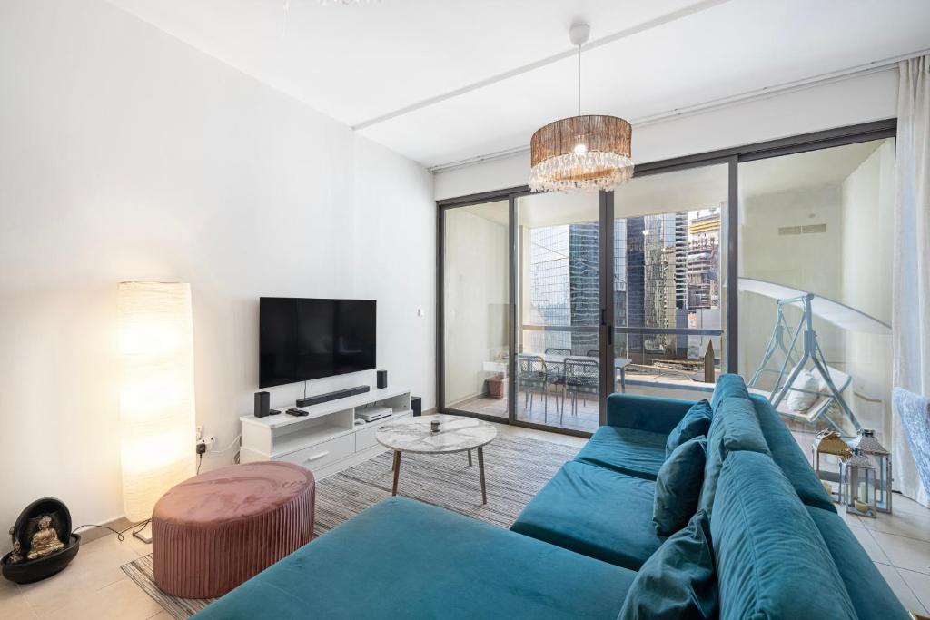 Seafront Newly Renovated 2BR in JBR photo 1