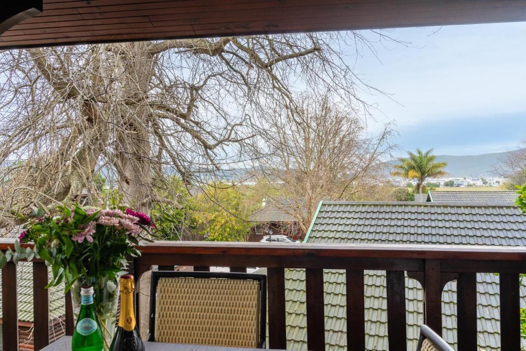 Knysna - Kingfisher Cottage - Tap to explore photos