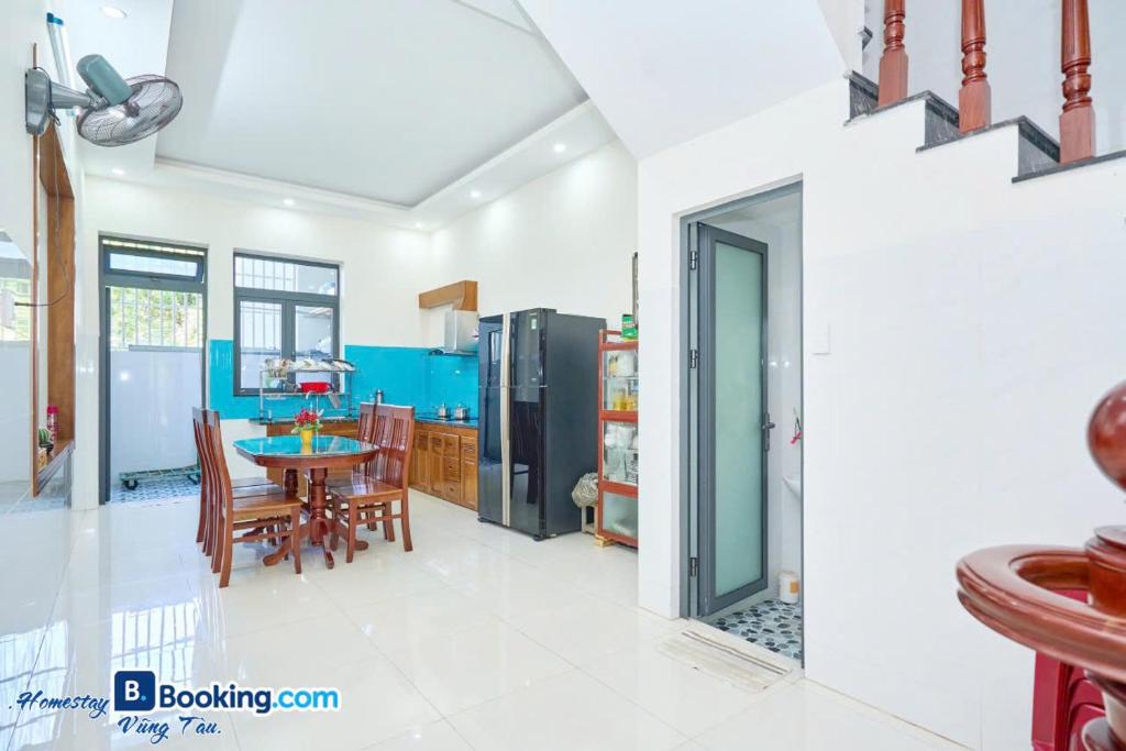 HOMESTAY Gần Biển BÃI SAU Hồ Quý Ly