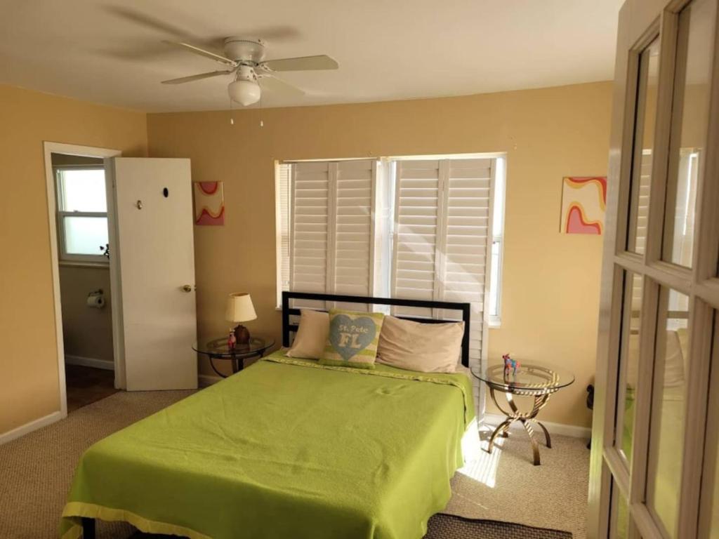 236G 2BR Apt at Crescent Lake image
