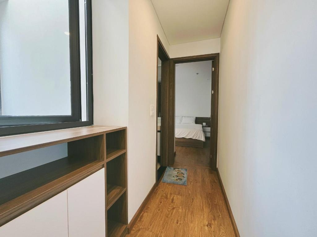 Hanoi Home 4 - Cheap price 2 bedroom Apartment near West lake