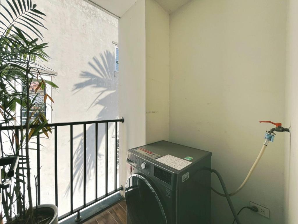 Hanoi Home 4 - Cheap price 2 bedroom Apartment near West lake