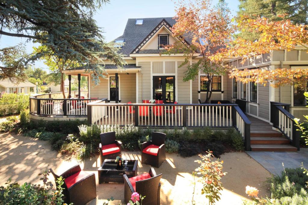 Grape Leaf Inn image