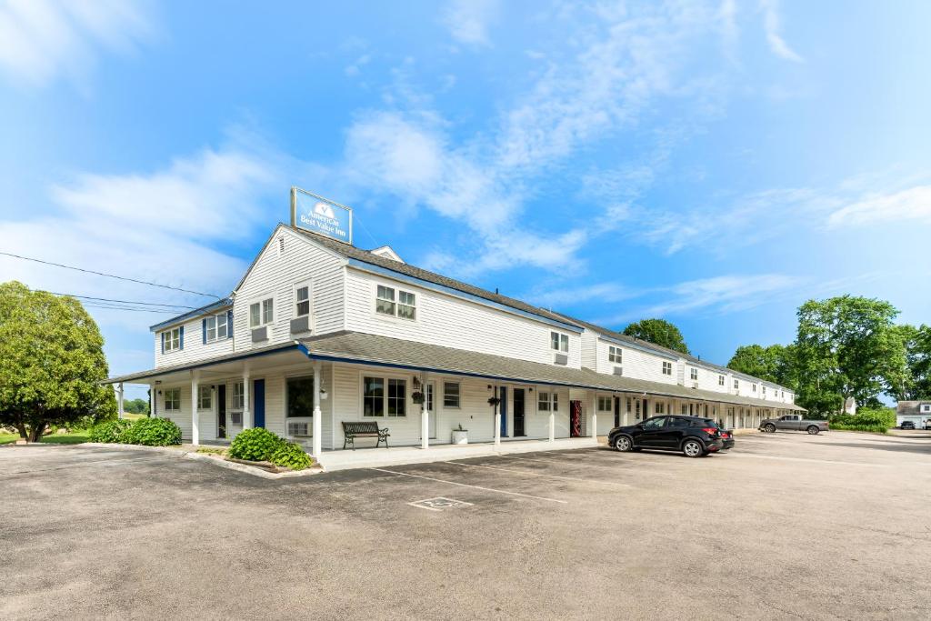 Americas Best Value Inn Stonington Mystic image