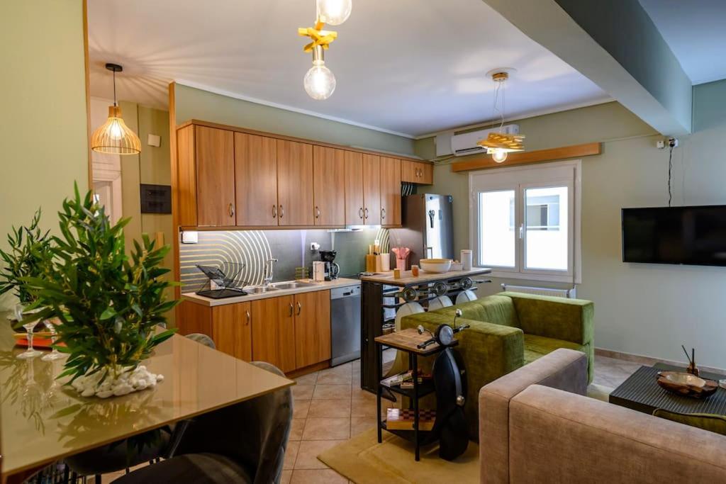 Voguish Design 2 bedroom Den, Athens