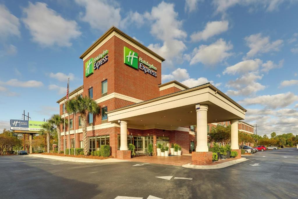 Holiday Inn Express Leland - Wilmington Area, an IHG Hotel image