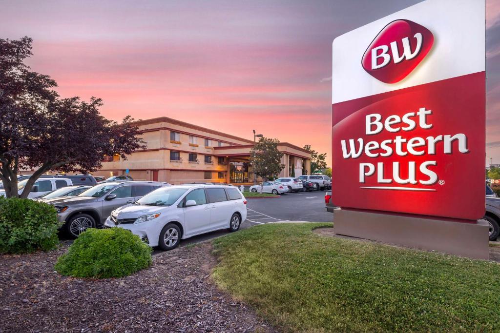 Best Western Plus Orchid Hotel & Suites image