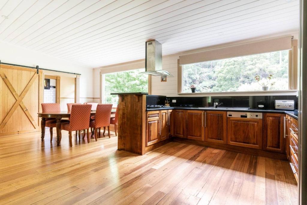 Riverwood Cottage, accessible accommodation photo 1
